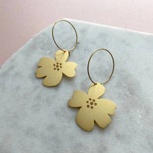 Load image into Gallery viewer, Gold Flower Hoop Earrings