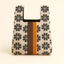 Load image into Gallery viewer, Heritage Bloom Knitted bag