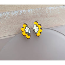Load image into Gallery viewer, Marigold Scalloped Stud Earrings