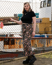 Load image into Gallery viewer, Eye Spy Floral Cropped Wide Leg Trousers
