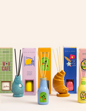 Load image into Gallery viewer, Croissant Scent Diffuser
