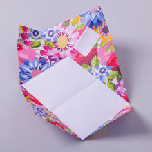 Load image into Gallery viewer, Floral Fantasia Pigeon Pack of 6 Folding Letter Set
