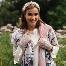 Load image into Gallery viewer, Lilac Roxy Wrist Warmers
