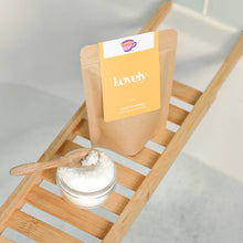 Load image into Gallery viewer, Cosy Cuddle Vanilla Chai Latte Bath Salts
