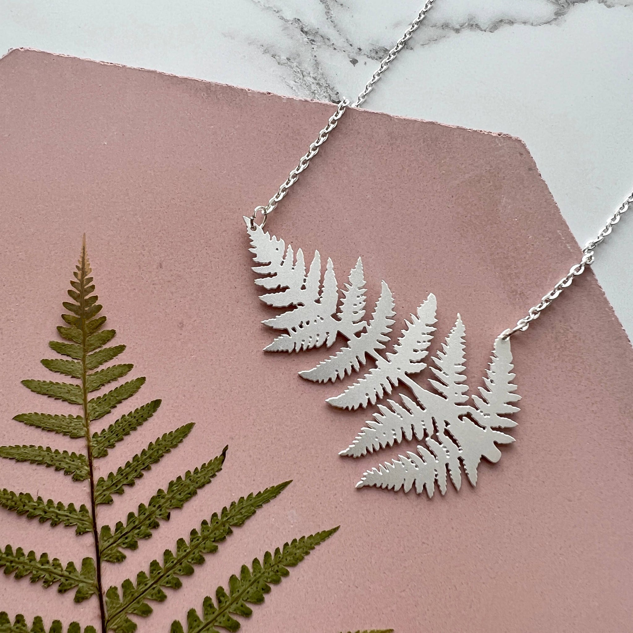 Statement Silver Fern Leaf Necklace – Mookau