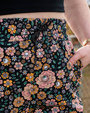 Load image into Gallery viewer, Eye Spy Floral Cropped Wide Leg Trousers

