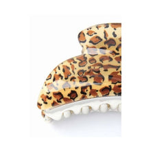 Load image into Gallery viewer, Leopard Print Hair Claw Clip
