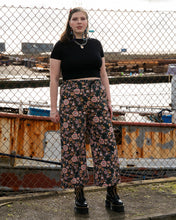 Load image into Gallery viewer, Eye Spy Floral Cropped Wide Leg Trousers
