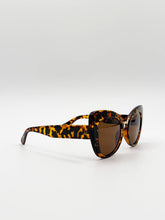 Load image into Gallery viewer, Oversized Cat-Eye Sunglasses in Tortoiseshell
