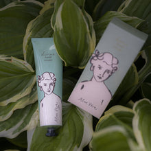 Load image into Gallery viewer, Aloe Vera Divine Hand Cream
