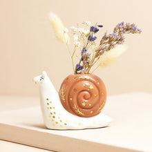 Load image into Gallery viewer, Snail Bud Vase
