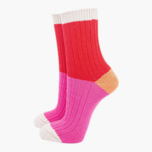 Load image into Gallery viewer, Red &amp; Pink Colour Block Socks
