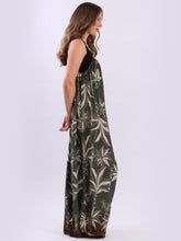 Load image into Gallery viewer, Oversized Floral Print Jumpsuit
