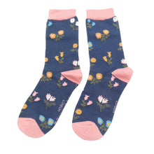Load image into Gallery viewer, Miss Sparrow Set of 3 Dainty Floral Bamboo Socks
